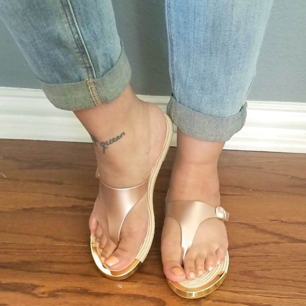 💥 NIB ROSE GOLD SANDALS💥 SZ 6,8,9 ONLY